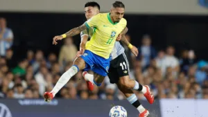 Rivaldo critica Raphinha por frase polêmica: “Não pode dar brecha”