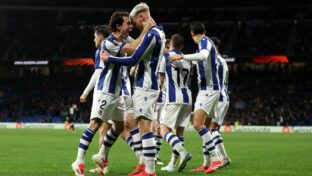 Real Sociedad vai enfrentar o Barcelona pela La Liga (foto: Ion Alcoba Beitia/Getty Imagens)