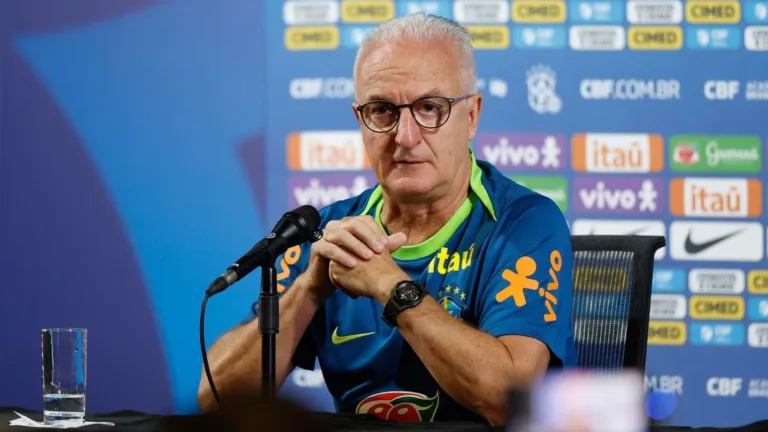 Renato Maurício Prado reprova técnico especulado na seleção: “Apenas o mal”