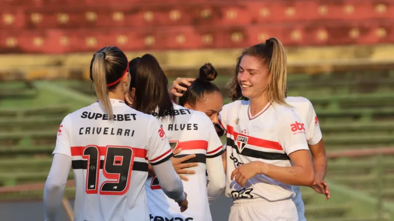 São Paulo assume liderança no Brasileirão Feminino após goleada contra o 3B da Amazônia