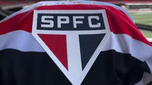 Dirigente do SPFC diz que dívida do clube em 2024 subiu para R$ 900 milhões, um aumento de 35% em relação a 2023