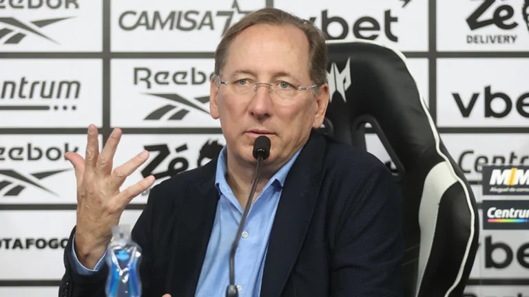 Botafogo fica perto de alcançar marca bilionária no mercado da bola 