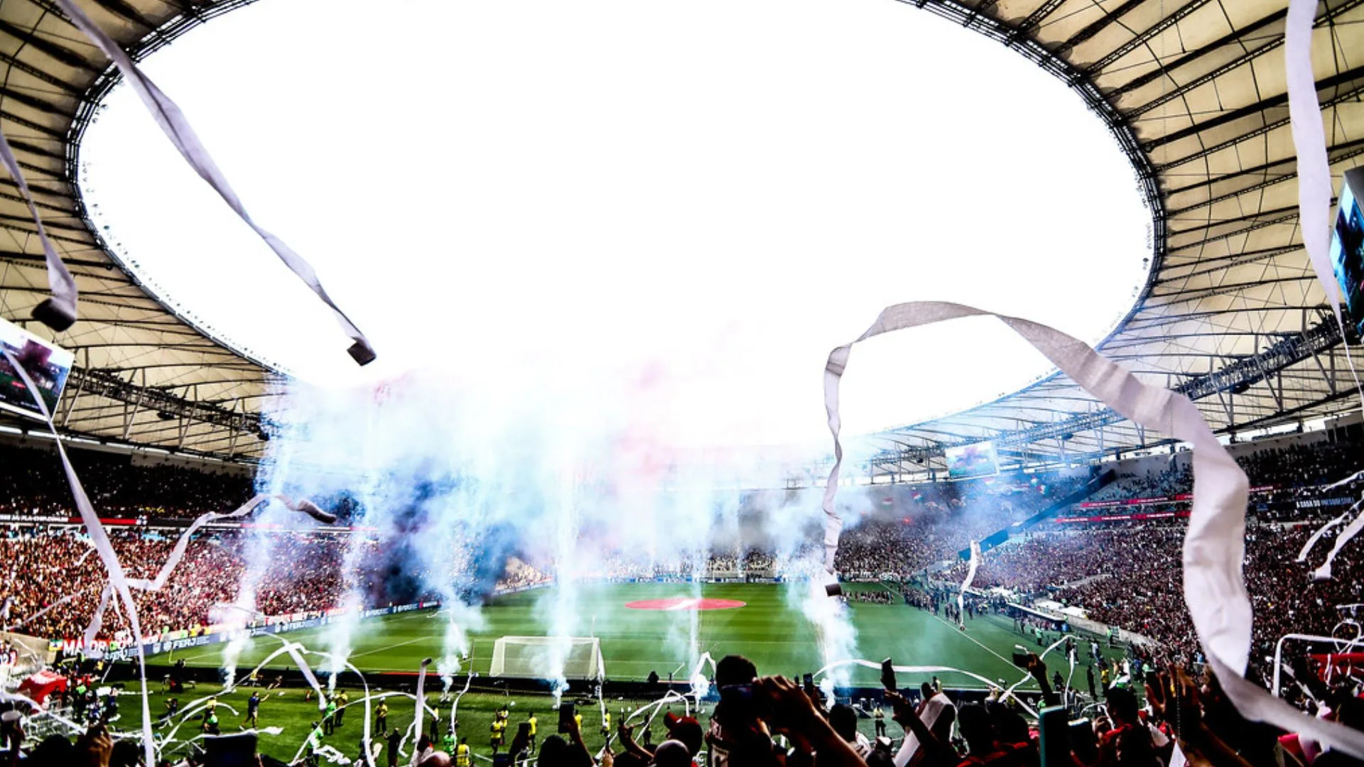 Renato Maurício Prado define duas torcidas insuperáveis no Brasil: “Religiões”