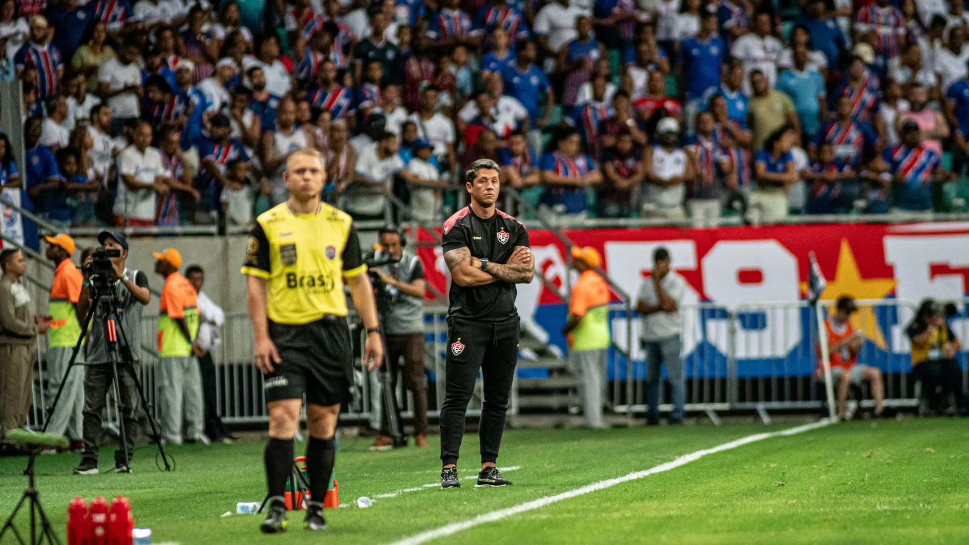 Carpini, do Vitória, vê final do Campeonato Baiano sem definição e ironiza polêmica no clássico