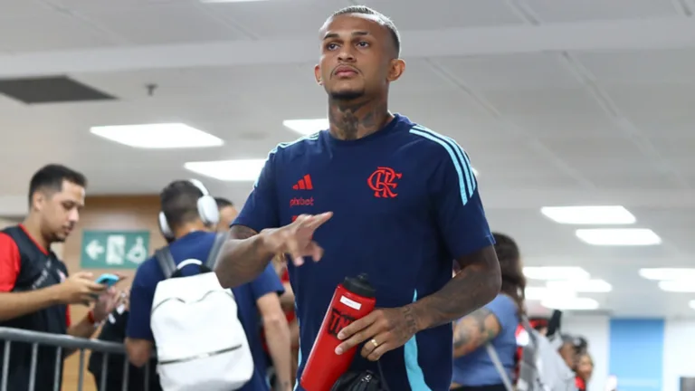 Wesley, do Flamengo, aponta jogos grandes do futebol mundial: “Todo mundo sonha”