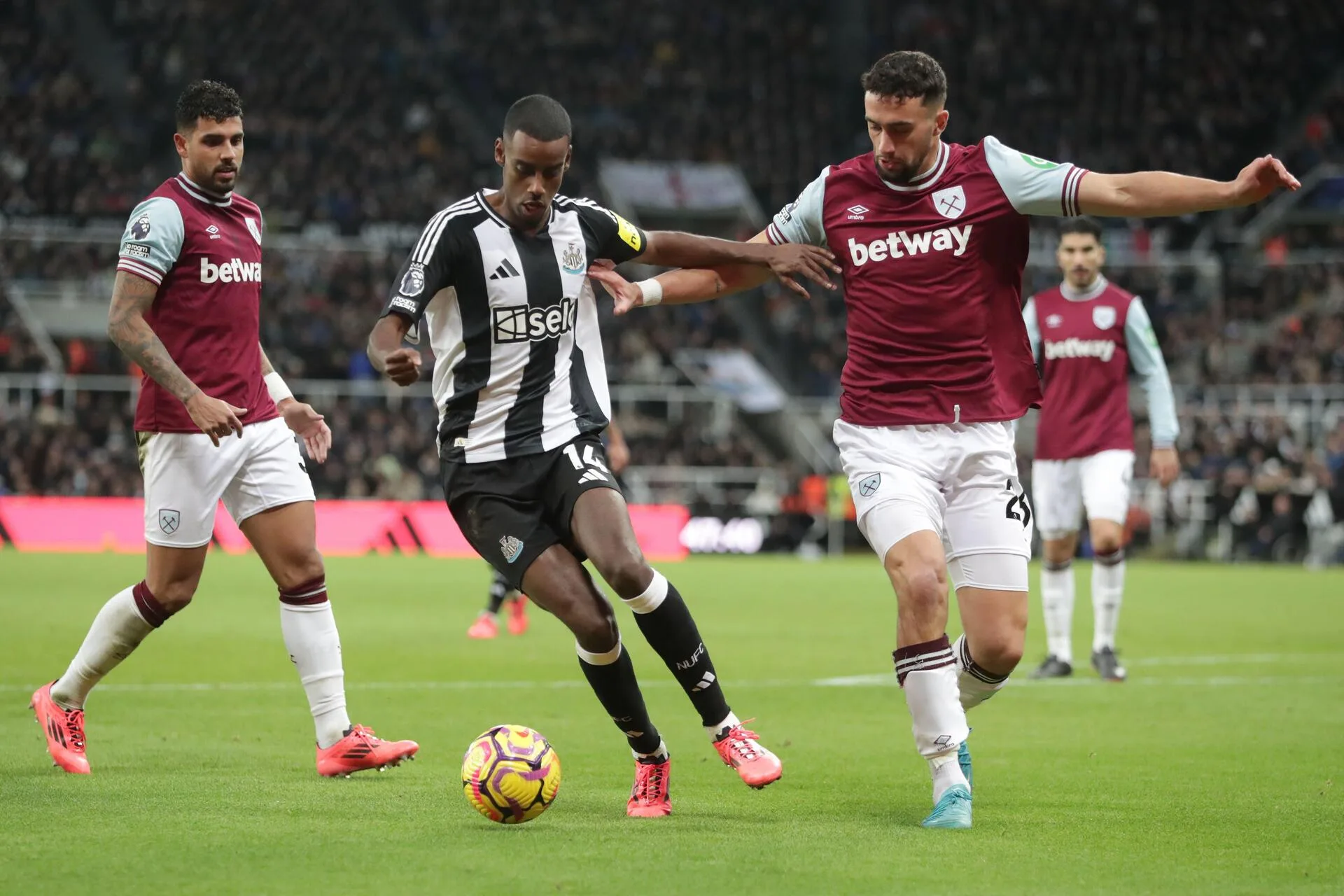 West Ham emplaca terceira vitória seguida? Veja odds contra o Newcastle