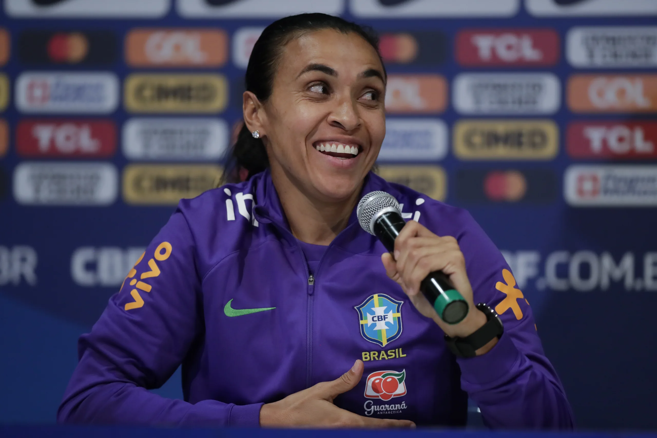 Após vitória da seleção brasileira feminina, Marta comenta: “Destacam mais quando perdem”