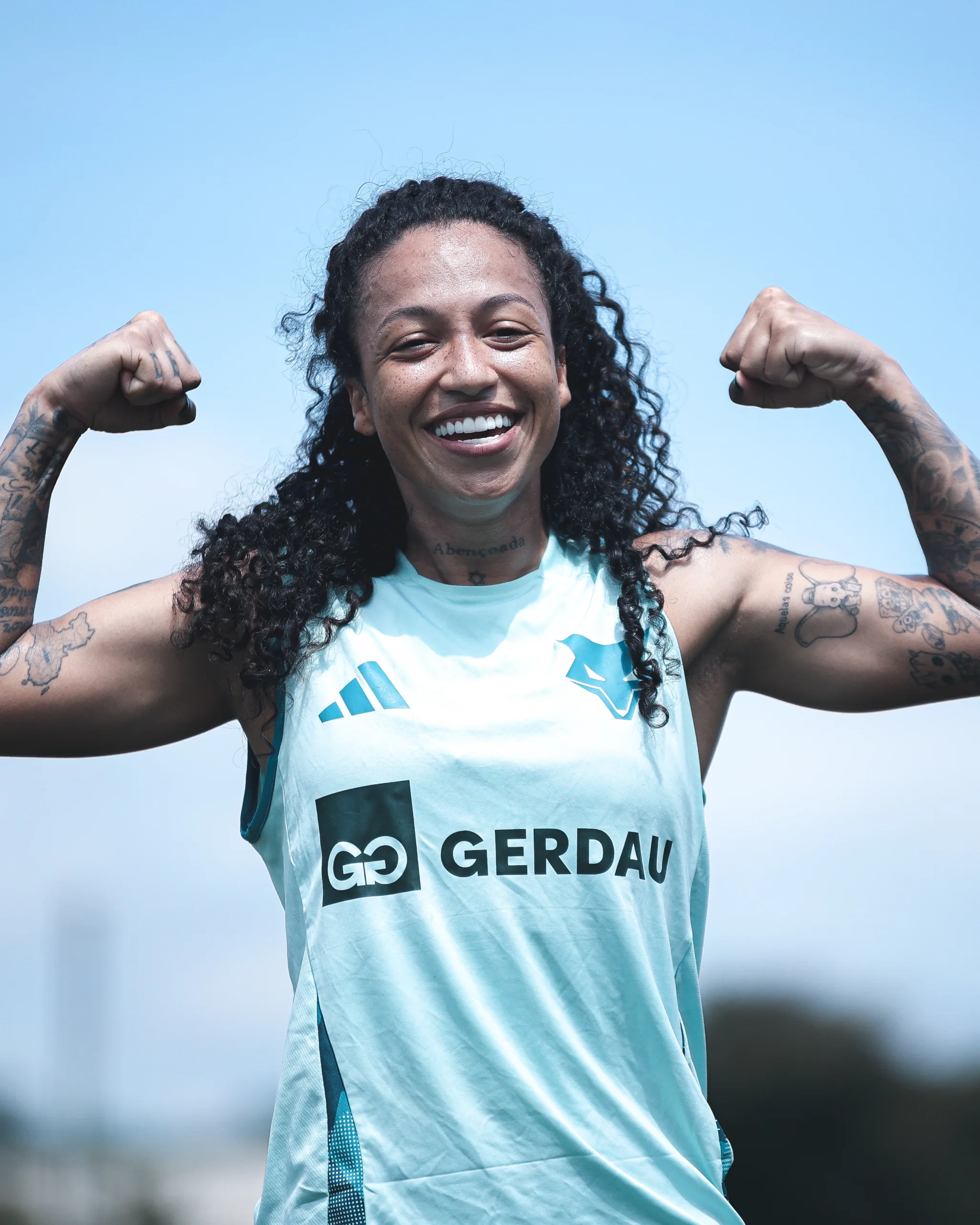 Treinador do Cruzeiro exalta Byanca Brasil e afirma: “É um símbolo”