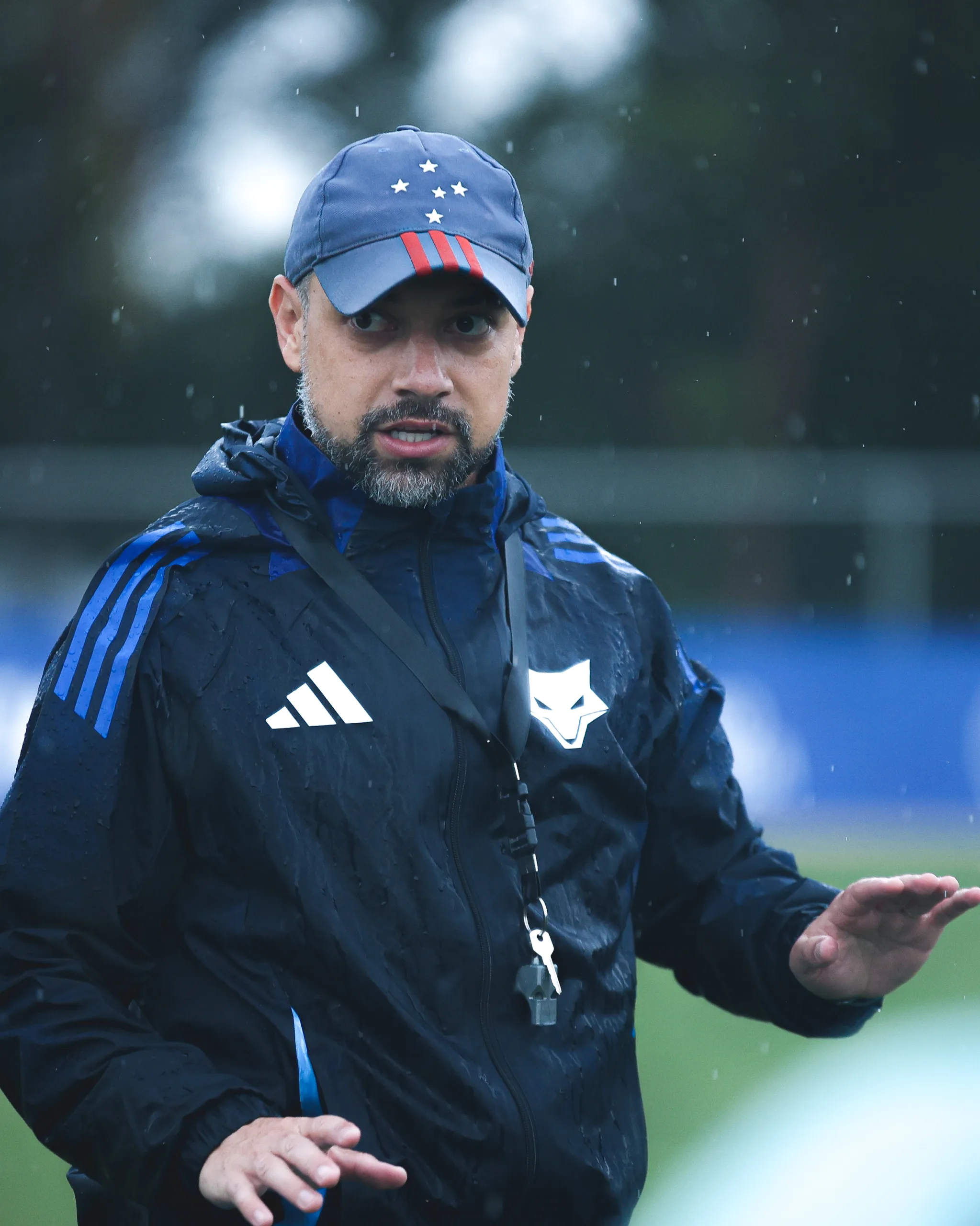 Jonas Urias, em treino pelo Cruzeiro 