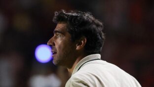 Abel Ferreira durante Sport x Palmeiras pelo Brasilerão 2025 (Foto: Cesar Greco/Palmeiras)