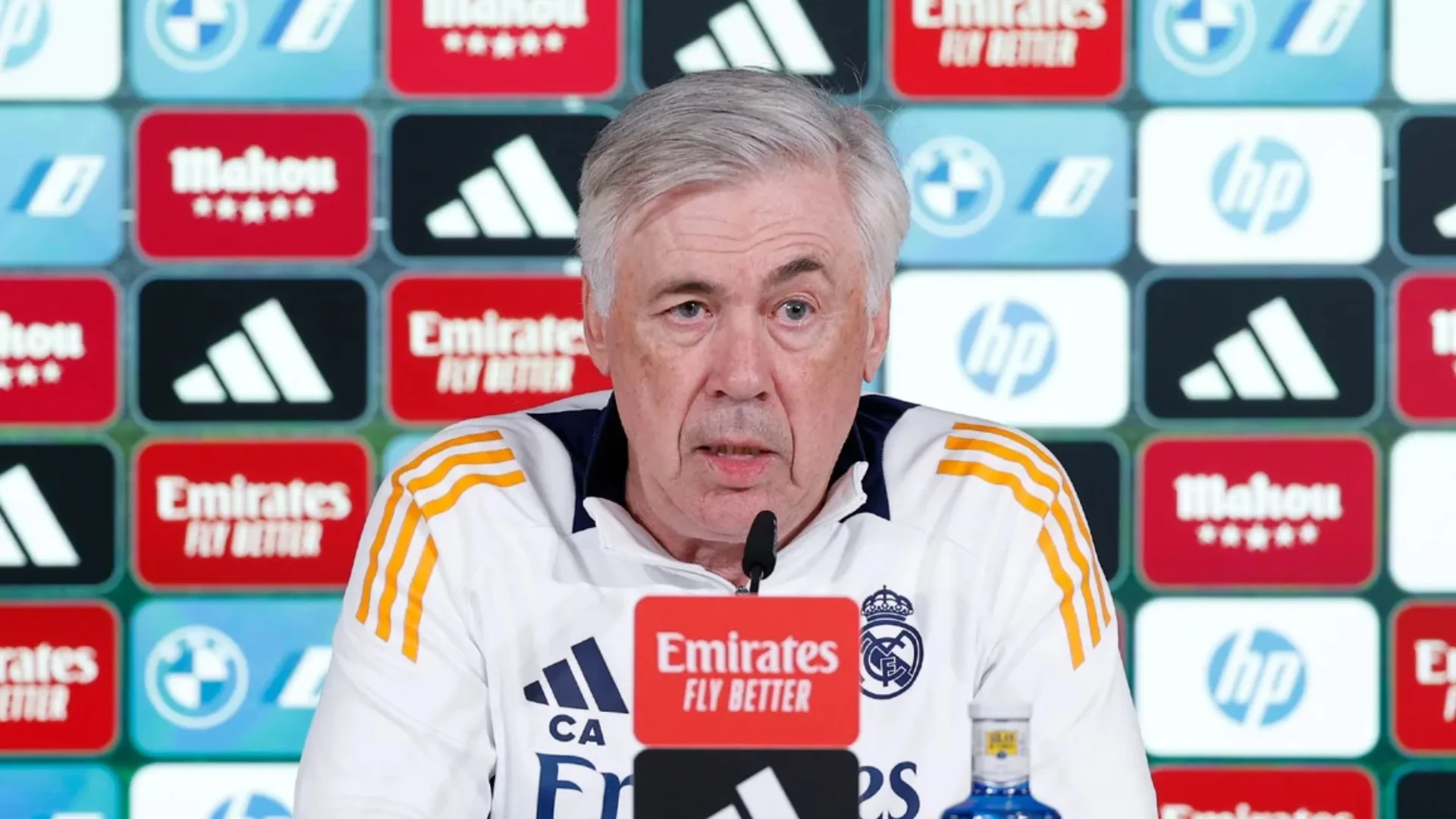 Ancelotti e Real Madrid vão anunciar a saída do treinador após a partida contra o Barcelona, segundo jornal espanhol