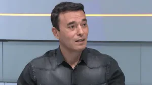 Rizek crava atraso no futebol brasileiro: “Acho péssimo”