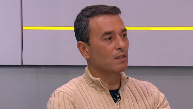 Rizek sinaliza zagueiro “inacreditável” atuando no Brasil: “Trágico”