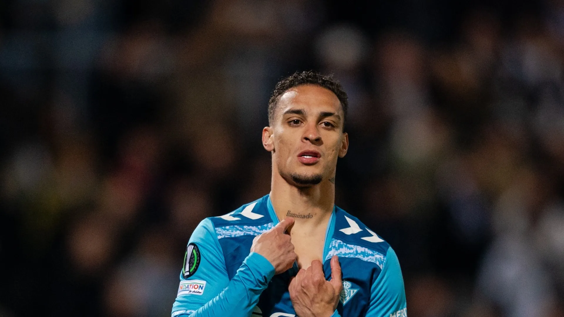 Diretor do Betis elogia Antony e promete esforço para mantê-lo no elenco para a próxima temporada