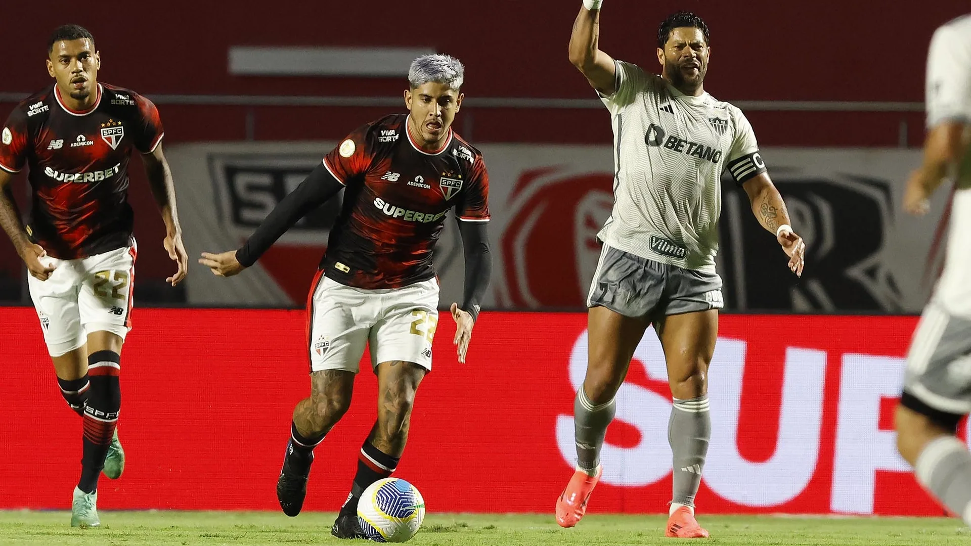 Nilson Cesar antecipa resultado de Atlético-MG x São Paulo pelo Brasileirão: “Não perde”
