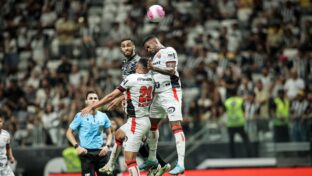 Atlético-MG x Vitória se enfrentam na noite deste domingo (Foto: Pedro Souza / Atlético)