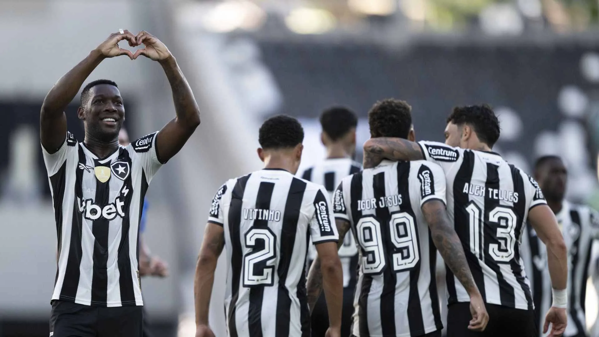 Botafogo começa busca pelo bi da Libertadores contra Universidad de Chile. Veja as odds