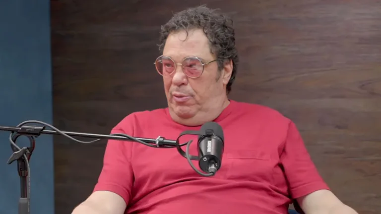 Casagrande alerta craque “falastrão” no Brasil: “Tem que decidir”