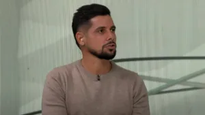 Cicinho aponta técnico com ‘fama ruim’ entre jogadores no Brasil: “Cria confusão”