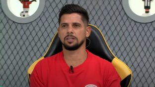 Cicinho, em debate no Jogo Aberto (Reprodução)