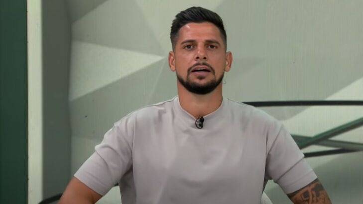 Cicinho indica clube com status de “bucha” no Brasileirão: “Vai lutar para não cair” Cicinho indica clube com status de “bucha” no Brasileirão: “Vai lutar para não cair”