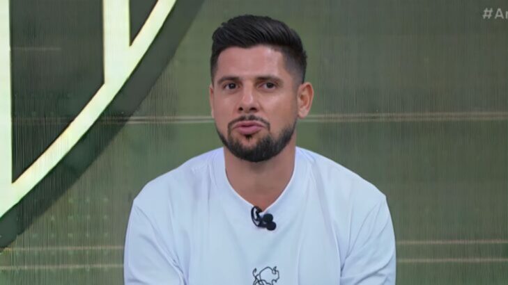 Cicinho não subestima forte candidato no Brasileirão e Libertadores: “Vai lutar” Cicinho não subestima forte candidato no Brasileirão e Libertadores: “Vai lutar”