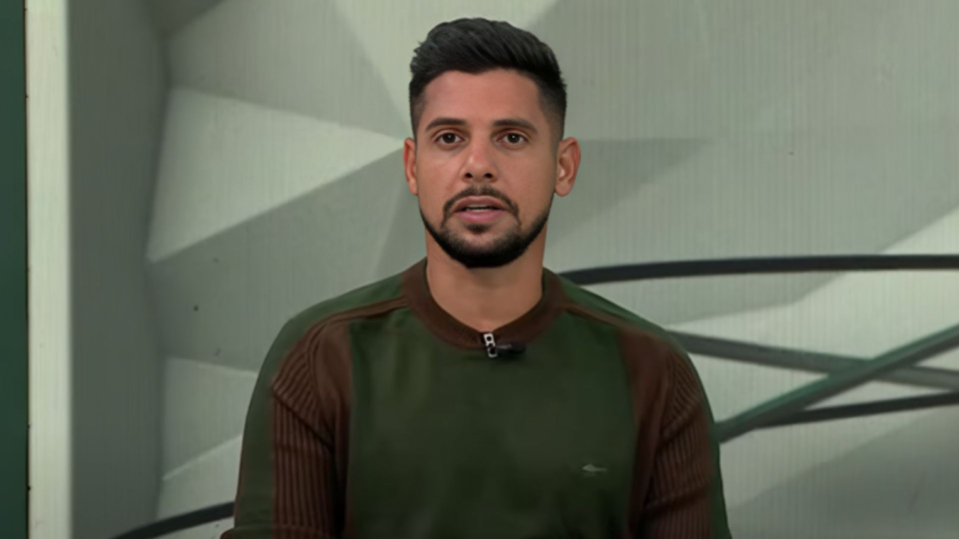 Cicinho crava goleiro espetacular no futebol brasileiro hoje: “Decisivo”