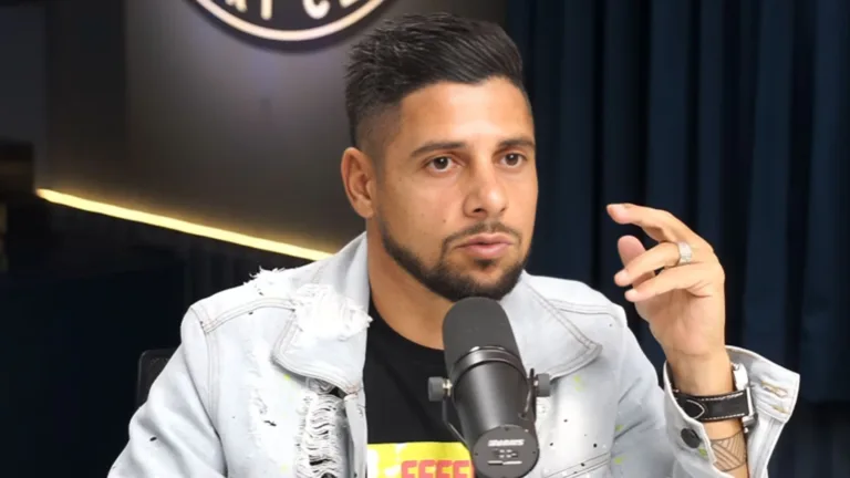 Cicinho se antecipa e crava time grande que brigará para não cair no Brasileirão