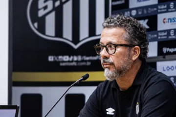 Cléber Xavier exalta postura do Santos contra Flamengo e explica função de Neymar: “Como 10 ou falso 9”