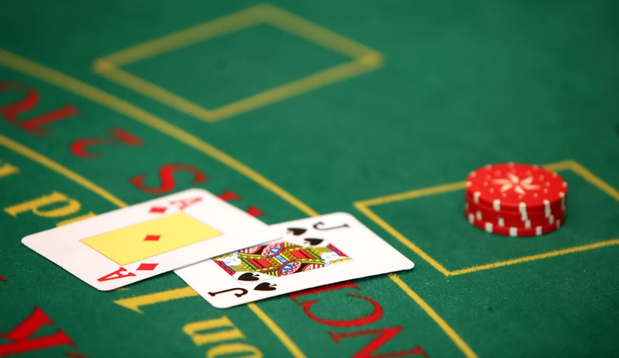 Como jogar Baccarat online: melhores cassinos e estratégias