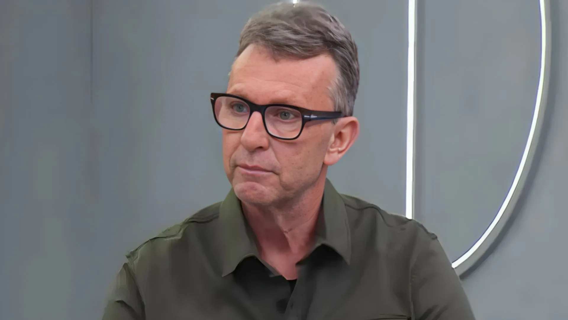 Craque Neto crava novo técnico do Santos após demissão: “Quer apostar?”