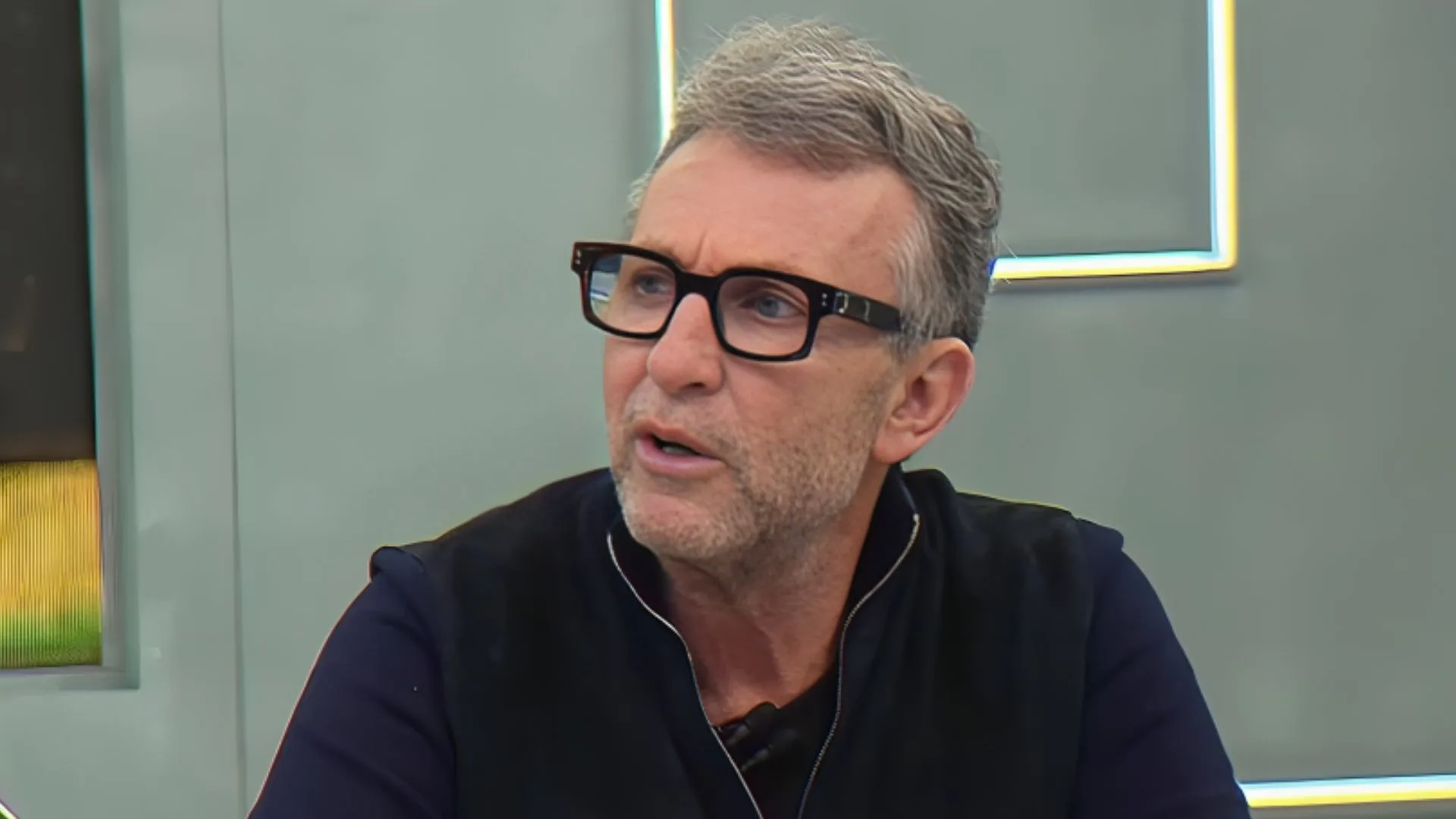 Craque Neto indica demissão de técnico no Brasil: “Está fora”