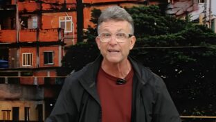 Craque Neto no comando do programa "Os Donos da Bola" (Reprodução - YouTube)