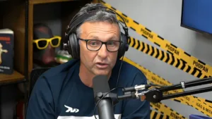 Craque Neto sinaliza possível demissão de técnico no Brasil: “Ele cai”