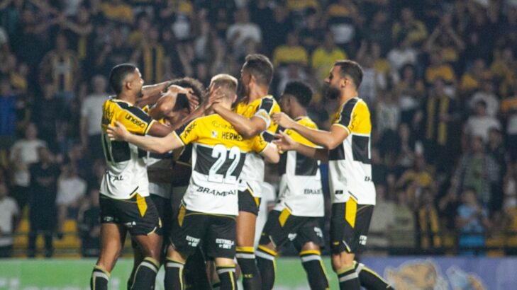 Zé Ricardo desabafa sobre empate do Criciúma com Remo na Série B: “Frustração” Zé Ricardo desabafa sobre empate do Criciúma com Remo na Série B: “Frustração”