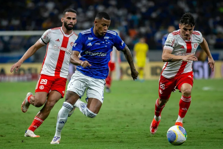 Cruzeiro não vence Internacional há quase 10 anos; veja odds para Brasileirão