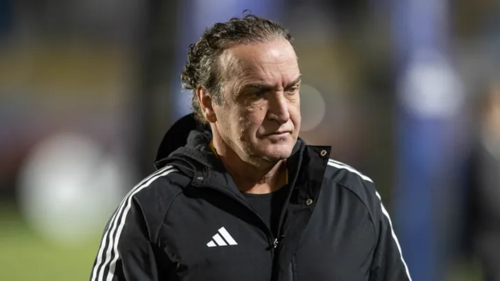 Cuca coloca ponto final em polêmica dos salários atrasados e prega união no Atlético-MG: “Não adianta reclamar” Cuca coloca ponto final em polêmica dos salários atrasados e prega união no Atlético-MG: “Não adianta reclamar”