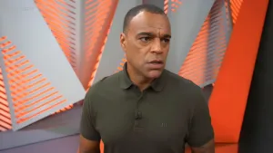 Denílson faz cobrança ao sinalizar possível vexame em 2025: “É gigante” 