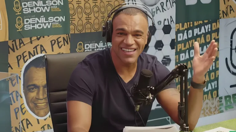 Denílson se encanta com meia do futebol brasileiro: “Que isso”