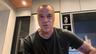 Denílson, comentarista do Grupo Globo (Reprodução/YouTube)