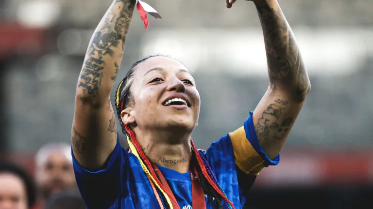 Byanca Brasil, do Cruzeiro, lidera corrida por prêmio de melhor jogadora do Brasileirão Feminino
