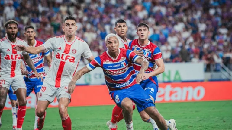 Vojvoda elogia atuação de Deyverson no Fortaleza: “É um jogador que traz diferentes opções”