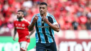 Diego Souza crava placar de Grêmio x Internacional no Brasileirão