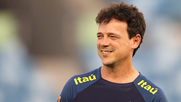 Fernando Diniz define clube que dá aula no Brasil: “Exemplo de sucesso” Fernando Diniz define clube que dá aula no Brasil: “Exemplo de sucesso”
