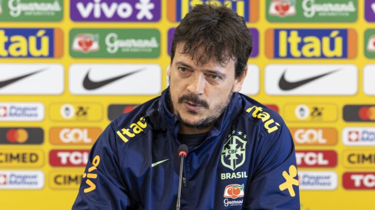 Diniz sinaliza top-3 e vê time com potencial no Brasil: “Elenco bem montado” Diniz sinaliza top-3 e vê time com potencial no Brasil: “Elenco bem montado”