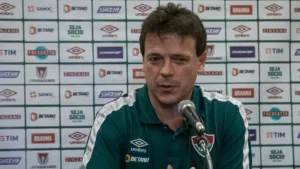 Fernando Diniz abre o jogo e diz que foi demitido da seleção brasileira por telefone