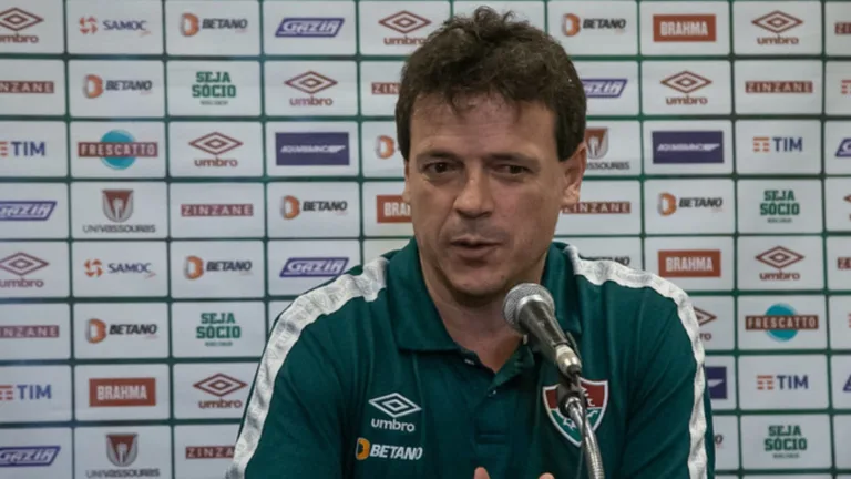 Fernando Diniz abre o jogo e diz que foi demitido da seleção brasileira por telefone