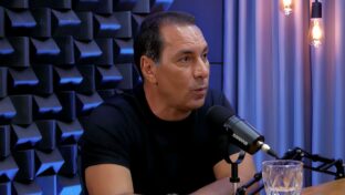 Edmundo em entrevista para podcast (Reprodução - YouTube)