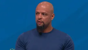 Felipe Melo destaca lateral-esquerdo excepcional no Brasil hoje: “Sempre falei dele”