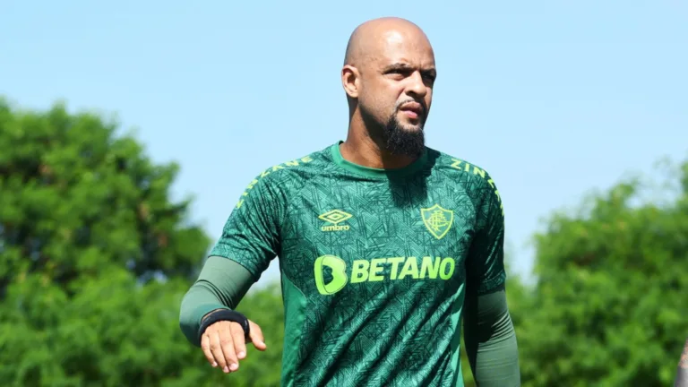 Felipe Melo se impressiona e aponta técnico corajoso no Brasileirão: “Foi sábio”